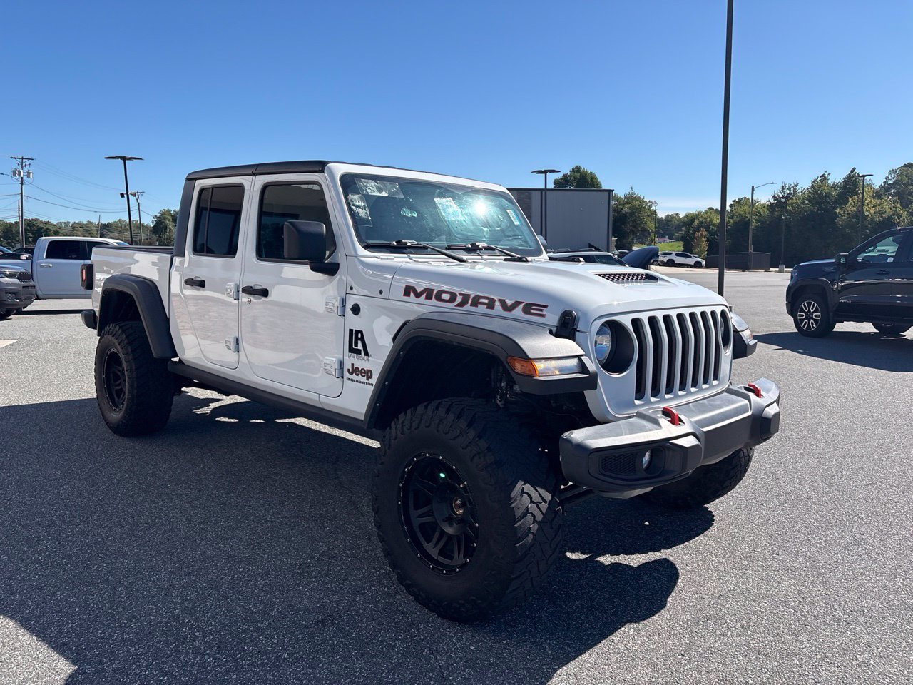 Used 2023 Jeep Gladiator Mojave w/ Trailer Tow Package AWD/4WD image 11