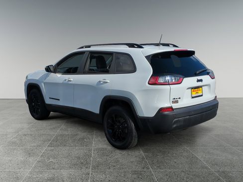 Used 2023 Jeep Cherokee Altitude Lux image 3