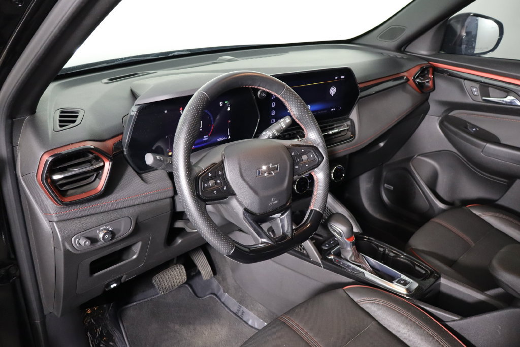 Used 2025 Chevrolet TrailBlazer RS w/ Convenience Package FWD image 25