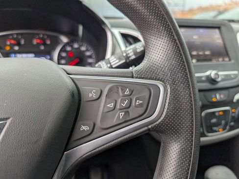 Used 2023 Chevrolet Equinox LS w/ LS Convenience Package image 16