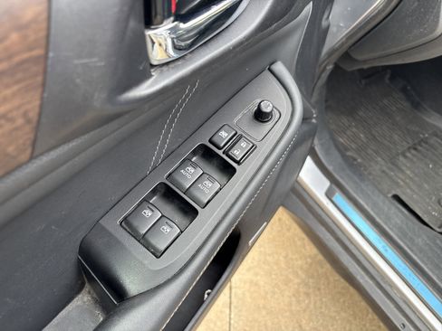 Used 2019 Subaru Outback 2.5i Limited AWD/4WD image 15