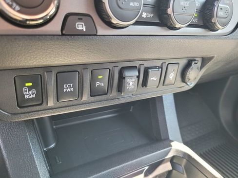 Used 2023 Toyota Tacoma TRD Off-Road w/ Technology Package AWD/4WD image 24
