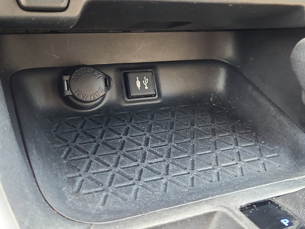 Used 2019 Toyota RAV4 LE w/ All Weather Liner Package AWD/4WD image 25