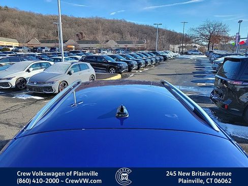 Certified 2022 Volkswagen Taos SE image 33