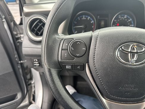 Used 2017 Toyota RAV4 LE image 18
