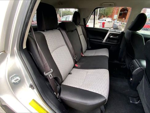 Used 2014 Toyota 4Runner SR5 image 40