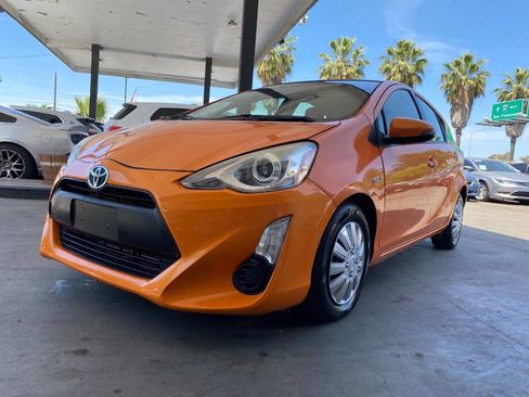 Used 2015 Toyota Prius C One FWD image 3