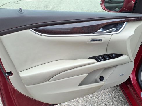Used 2013 Cadillac XTS Premium FWD image 13