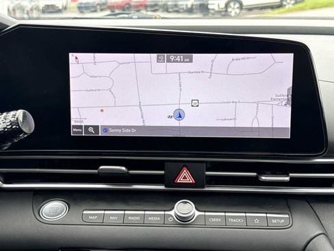 Certified 2021 Hyundai Elantra Limited FWD image 5