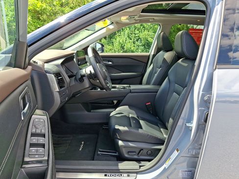 Certified 2023 Nissan Rogue SL w/ SL Premium Package AWD/4WD image 16