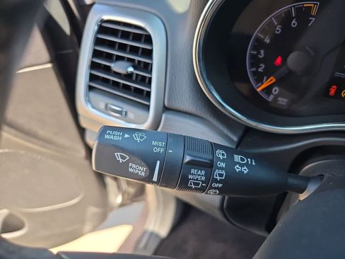 Used 2019 Jeep Grand Cherokee Altitude RWD image 24