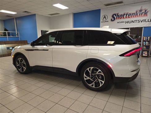 Used 2024 Lincoln Nautilus Premier w/ Equipment Group 102A image 6