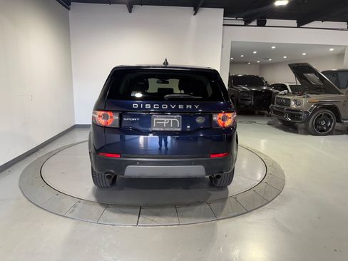 Used 2017 Land Rover Discovery Sport SE image 10