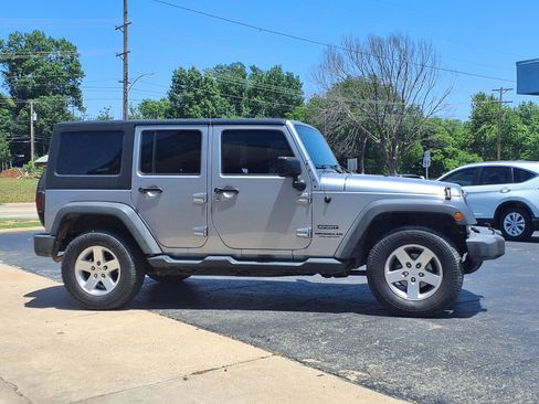 Used 2016 Jeep Wrangler Unlimited Sport w/ Quick Order Package 24S AWD/4WD image 2