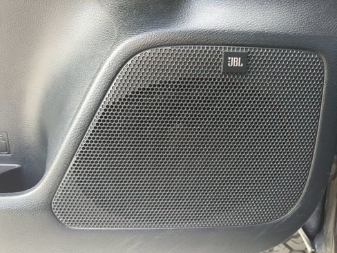 Used 2019 Toyota Tacoma TRD Off-Road AWD/4WD image 18