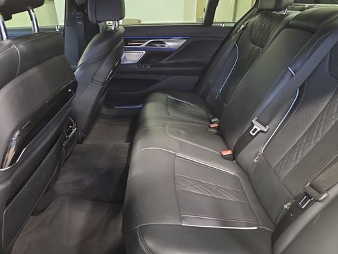 Used 2017 BMW 750i xDrive image 14