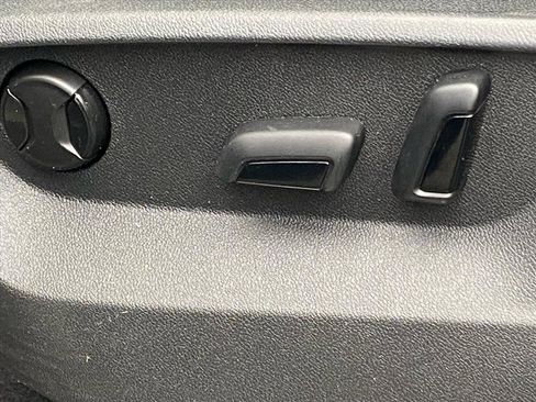 Certified 2024 Volkswagen Atlas Cross Sport SE image 11