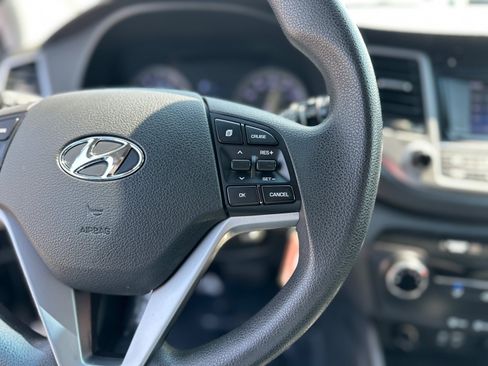 Used 2017 Hyundai Tucson SE FWD image 25