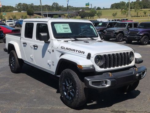 New 2026 Jeep Gladiator Sport AWD/4WD image 2