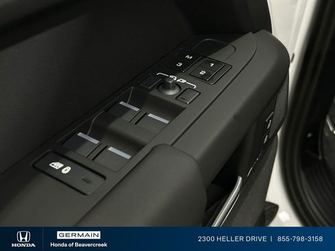 Used 2025 Land Rover Defender 110 S AWD/4WD image 18