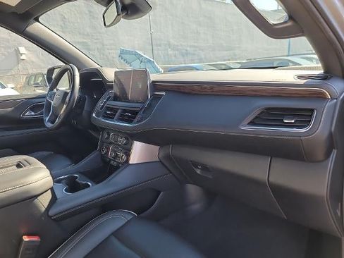 Used 2024 Chevrolet Suburban Premier RWD image 28