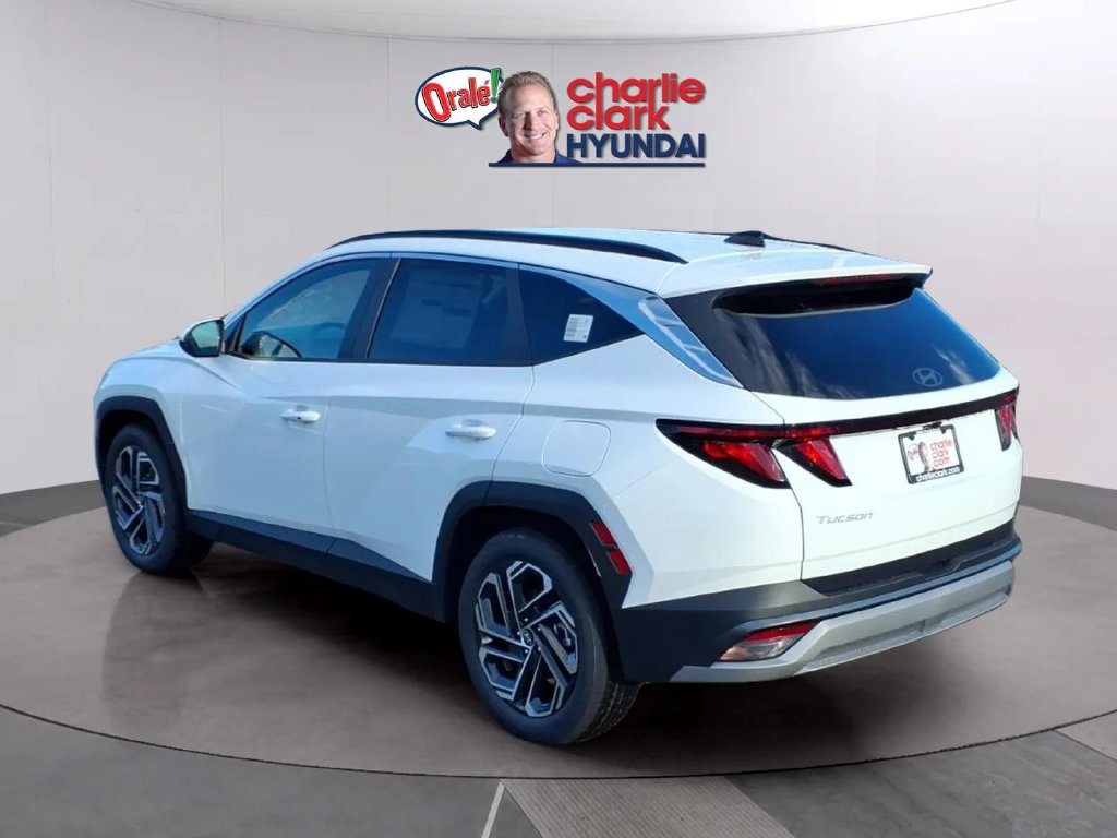 New 2026 Hyundai Tucson SEL Plus FWD image 3