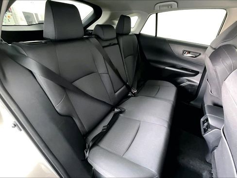 Used 2022 Toyota Venza XLE image 36