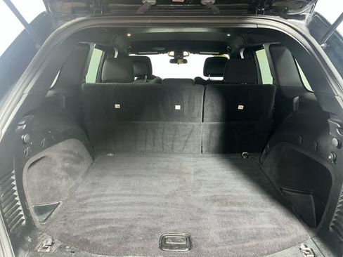 Used 2020 Jeep Grand Cherokee Laredo AWD/4WD image 28