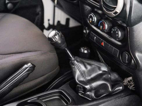 Used 2013 Jeep Wrangler Sport AWD/4WD image 18