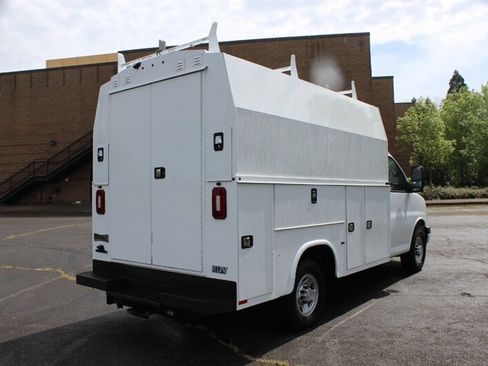 Used 2019 Chevrolet Express 3500 w/ Power Convenience Package RWD image 4