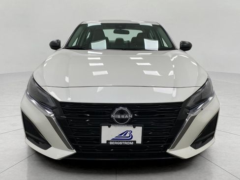 Certified 2025 Nissan Altima 2.5 SV FWD image 9