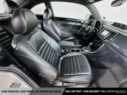 Used 2012 Volkswagen Beetle 2.0T FWD image 26