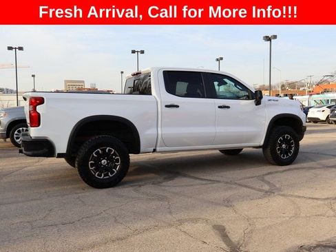 Used 2024 Chevrolet Silverado 1500 ZR2 image 9
