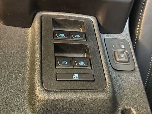 Used 2025 Ford Bronco Badlands image 39