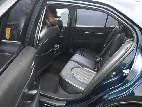 Used 2020 Toyota Camry SE w/ Convenience Package FWD image 29