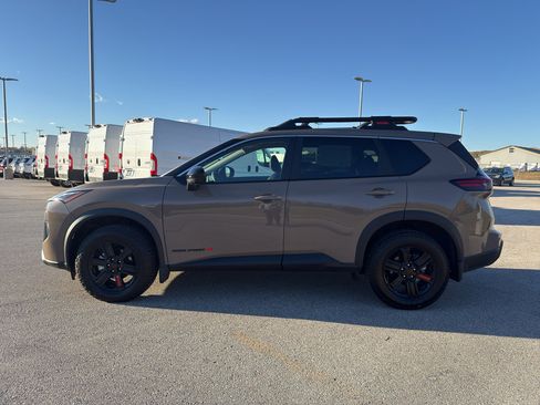 Certified 2025 Nissan Rogue SV image 6