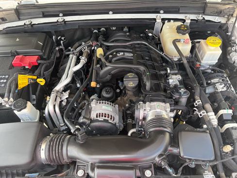 Used 2023 Jeep Gladiator Sport AWD/4WD image 27