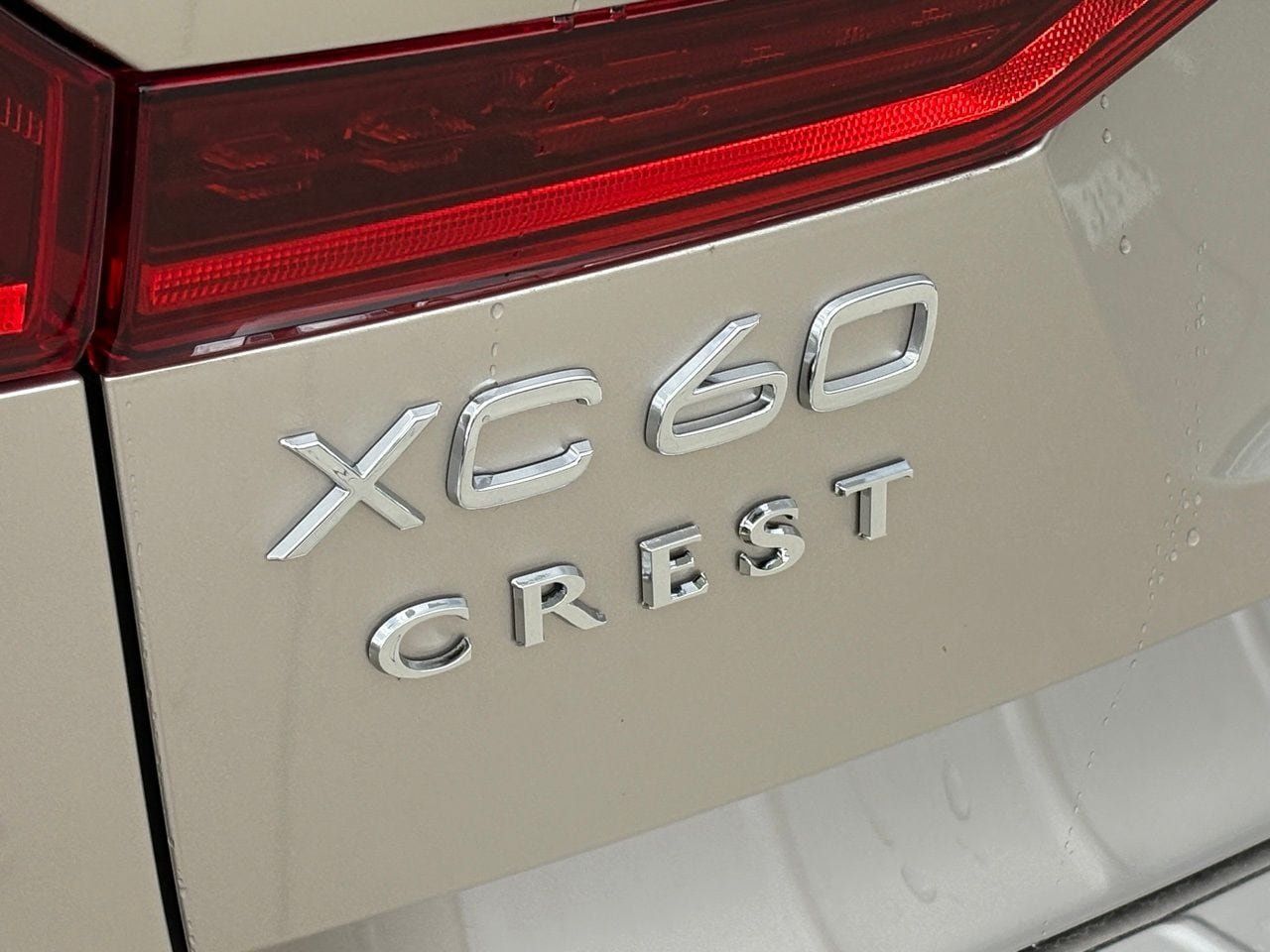 New 2026 Volvo XC60 B5 Plus w/ Protection Package Premier AWD/4WD image 6