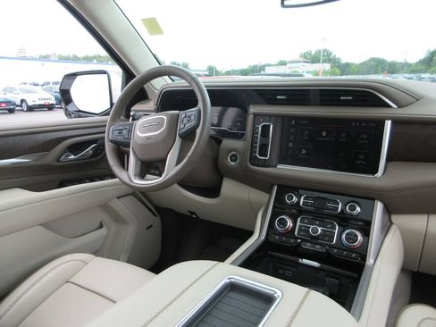 Certified 2024 GMC Yukon Denali w/ Max Trailering Package AWD/4WD image 31