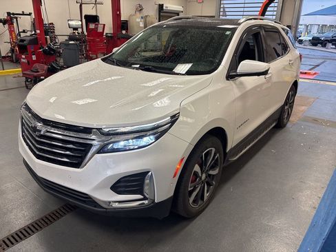 Used 2022 Chevrolet Equinox Premier AWD/4WD image 3