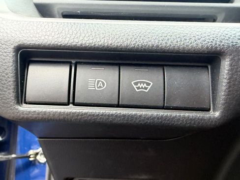 Used 2023 Toyota Prius LE FWD image 6