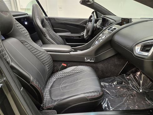 Used 2015 Aston Martin Vanquish Volante image 22