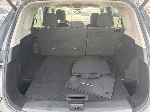 Used 2024 Nissan Rogue SV image 26