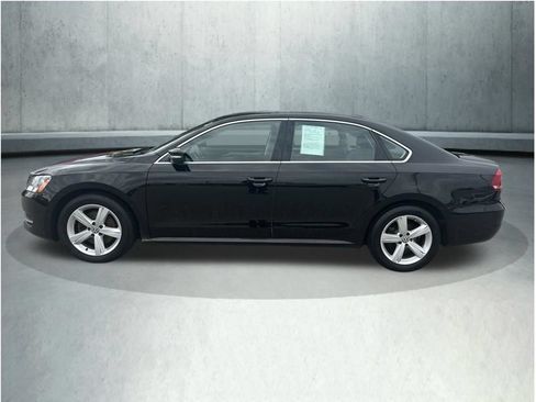 Used 2015 Volkswagen Passat 1.8T SE FWD image 2