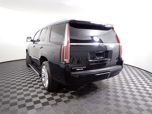 Used 2016 Cadillac Escalade Premium image 16