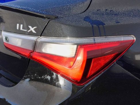 Used 2019 Acura ILX image 9