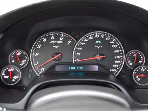 Used 2005 Chevrolet Corvette Coupe w/ Preferred Equipment Group RWD image 19