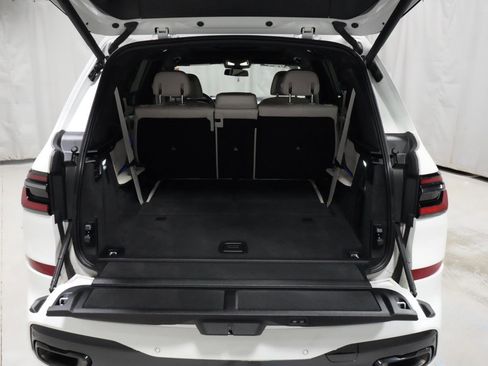 Used 2024 BMW X7 xDrive40i w/ M Sport Package image 29