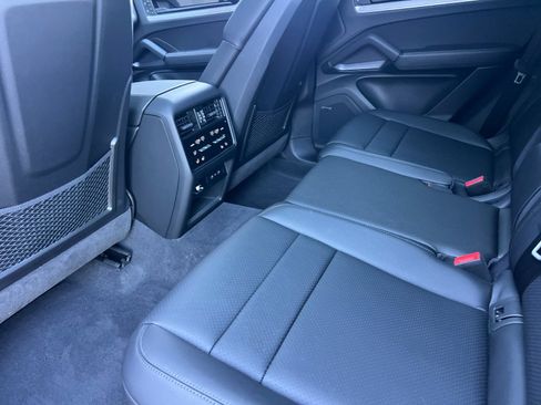 Certified 2026 Porsche Cayenne S AWD/4WD image 14