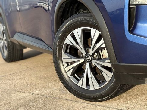 Certified 2022 Nissan Rogue SV image 7